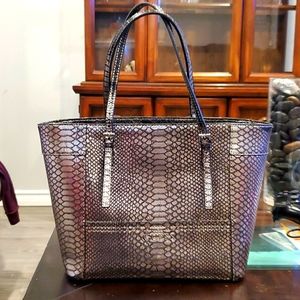 GUESS Tote